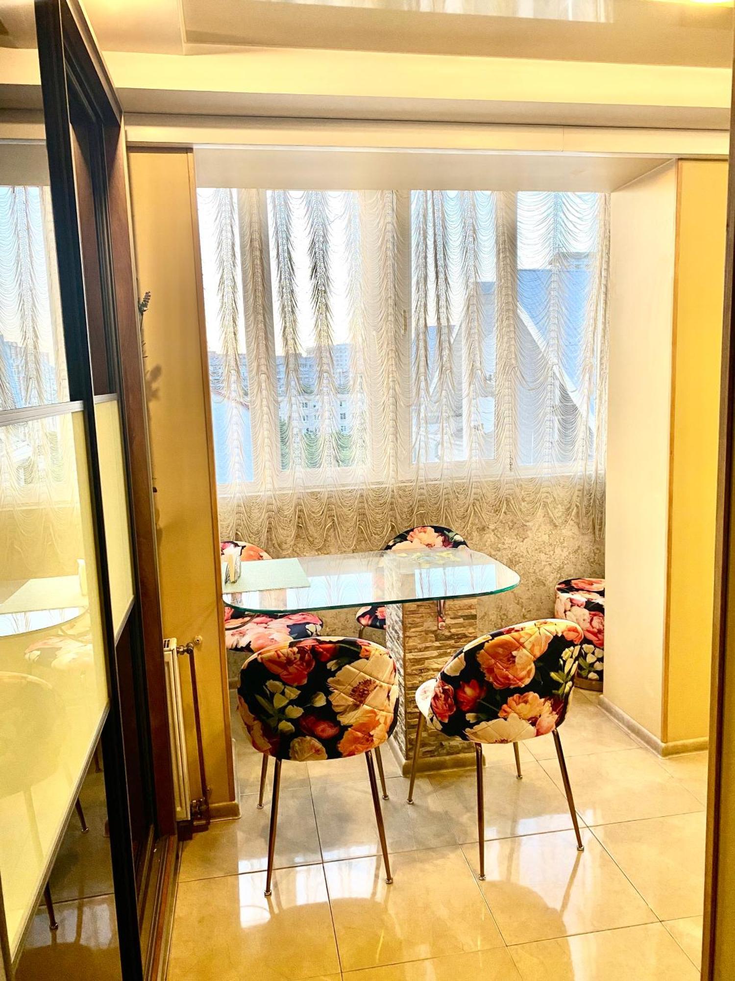 View Apartment Семицвіт Lviv Ngoại thất bức ảnh
