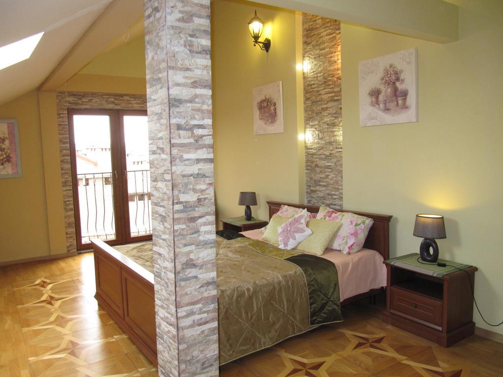 View Apartment Семицвіт Lviv Ngoại thất bức ảnh